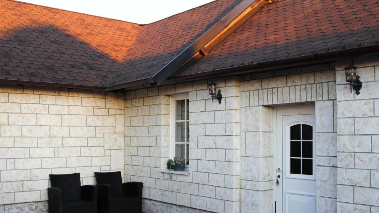 Cozy Cottage - Free Parking, Self Check-In Oradea Exterior photo